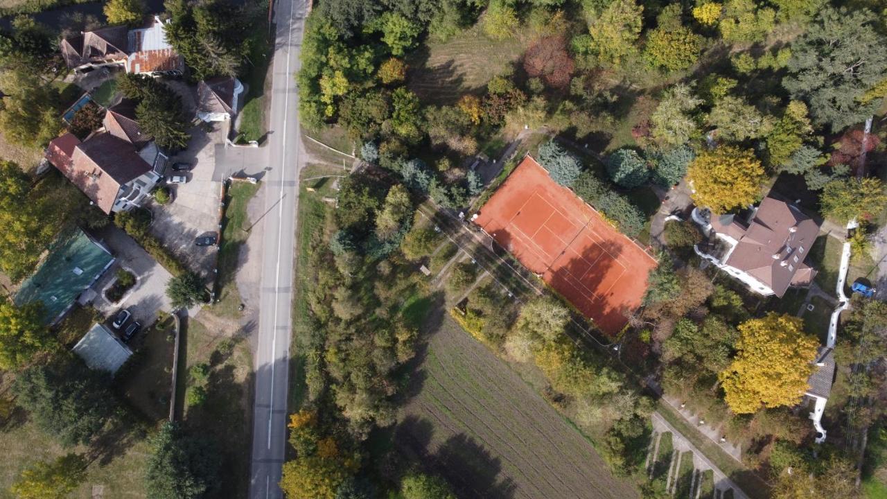 B&B Villa Pipacs Bácsfeketehegy Kültér fotó