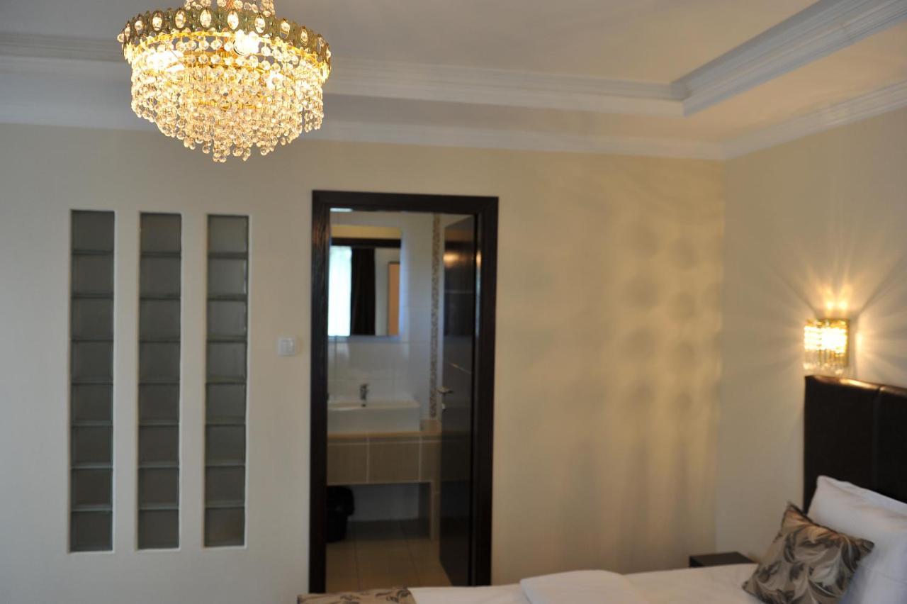 B&B Villa Pipacs Bácsfeketehegy Kültér fotó