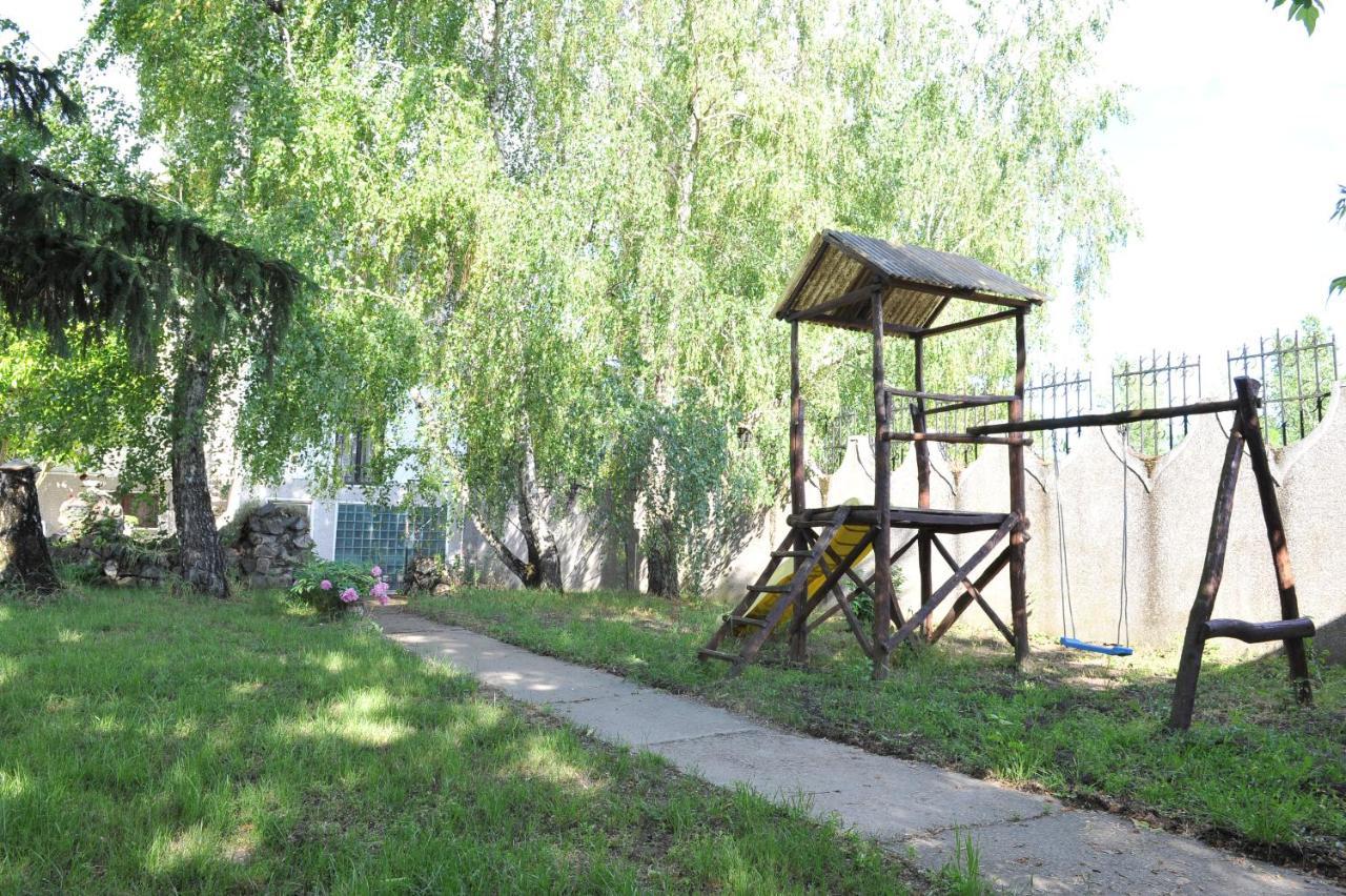 B&B Villa Pipacs Bácsfeketehegy Kültér fotó